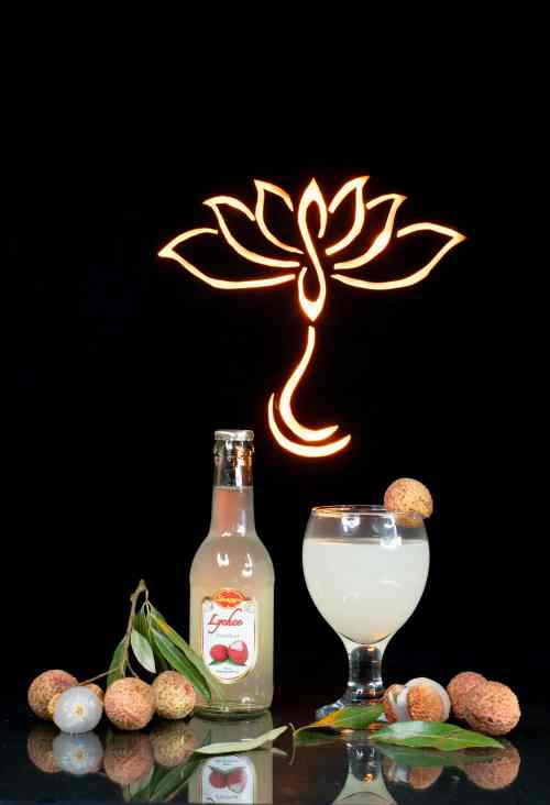 घर पर बना ताजा लीची जूस - गर्मियों का सर्वश्रेष्ठ पेय घर पर बना ताजा लीची जूस - गर्मियों का सर्वश्रेष्ठ पेय