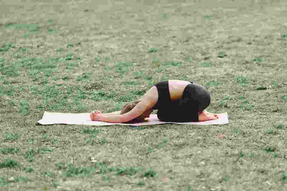 बालासन (Child's Pose)